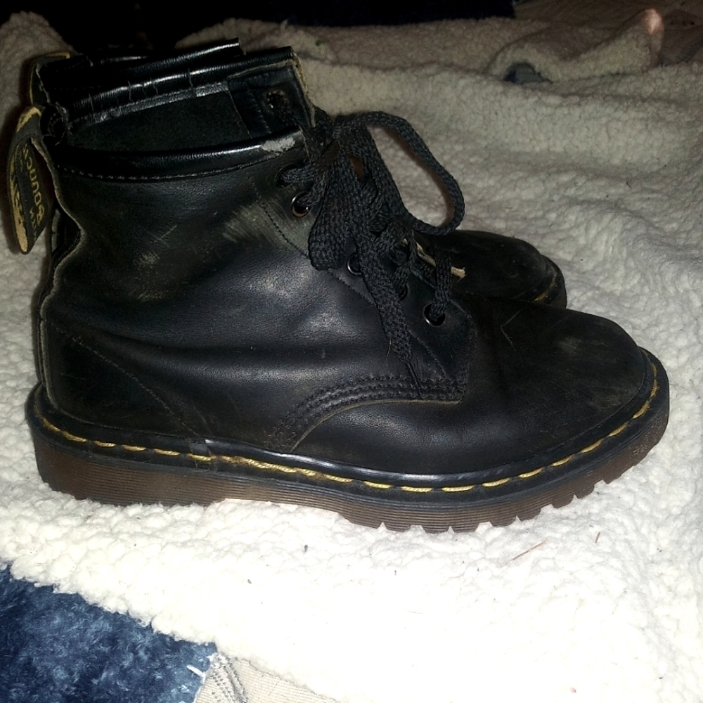 Doc Martens, Black boots 6 hole, Size 7
